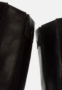 Buzz Hi Milled Gloss Boots