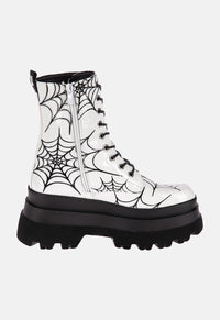 Web Trap Trident Boots