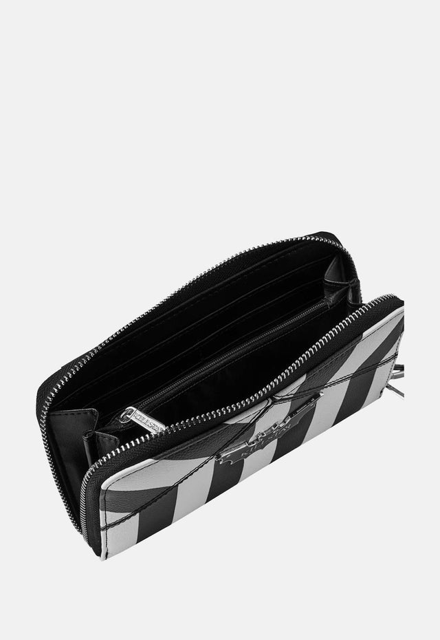 Never Trust The Living Wallet