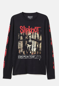 Black long-sleeved top featuring Slipknot band merch from their European tour 2016. The design showcases a skeleton holding a flag artwork, capturing the band's signature dark and intense aesthetic.